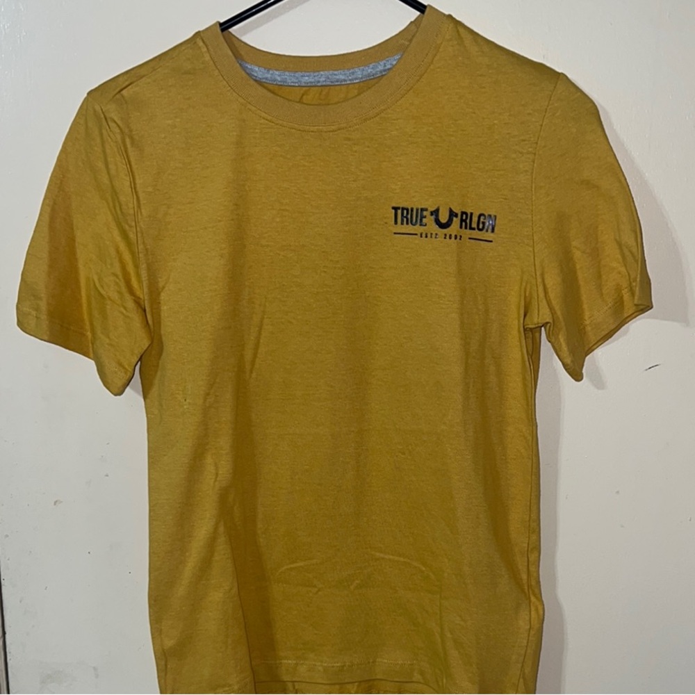 True Religion Boys Yellow T-Shirt Size L